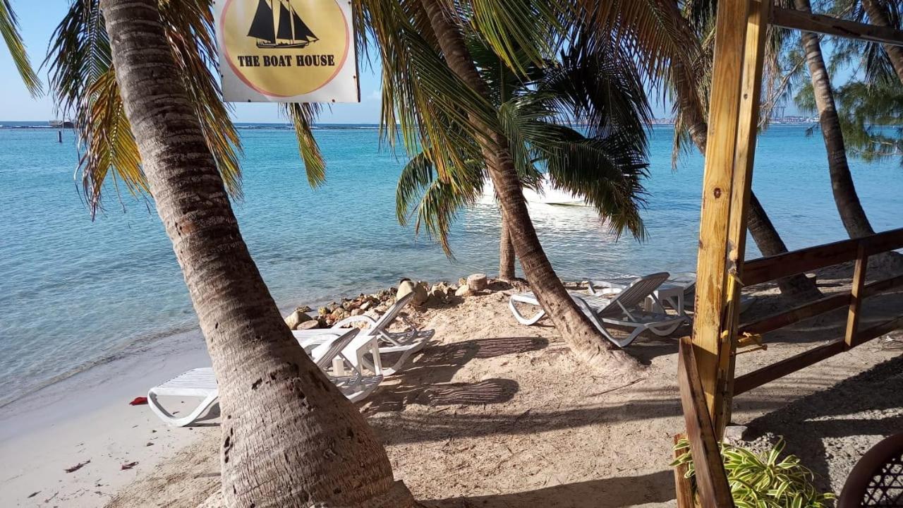 The Boat House Hotel Boca Chica Exterior photo